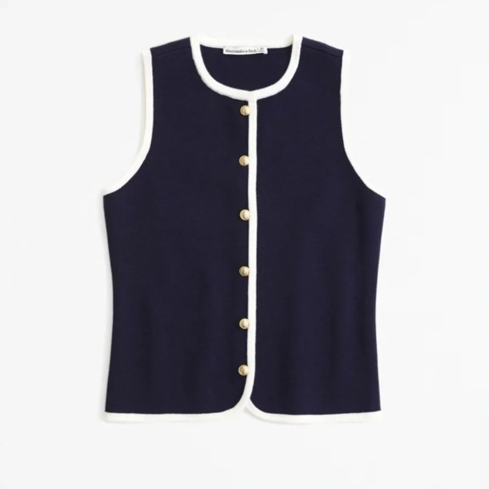 Abercrombie & Fitch Mara LuxeLoft Sweater Vest in Navy - Picture 2 of 3